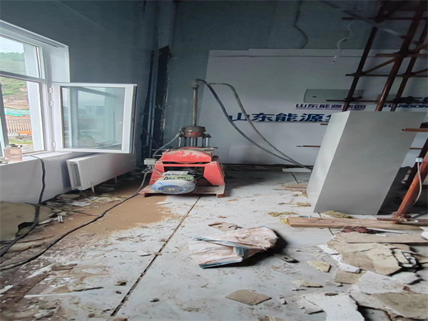 中沙地基基础下沉墙体裂缝加固注浆顶升施工